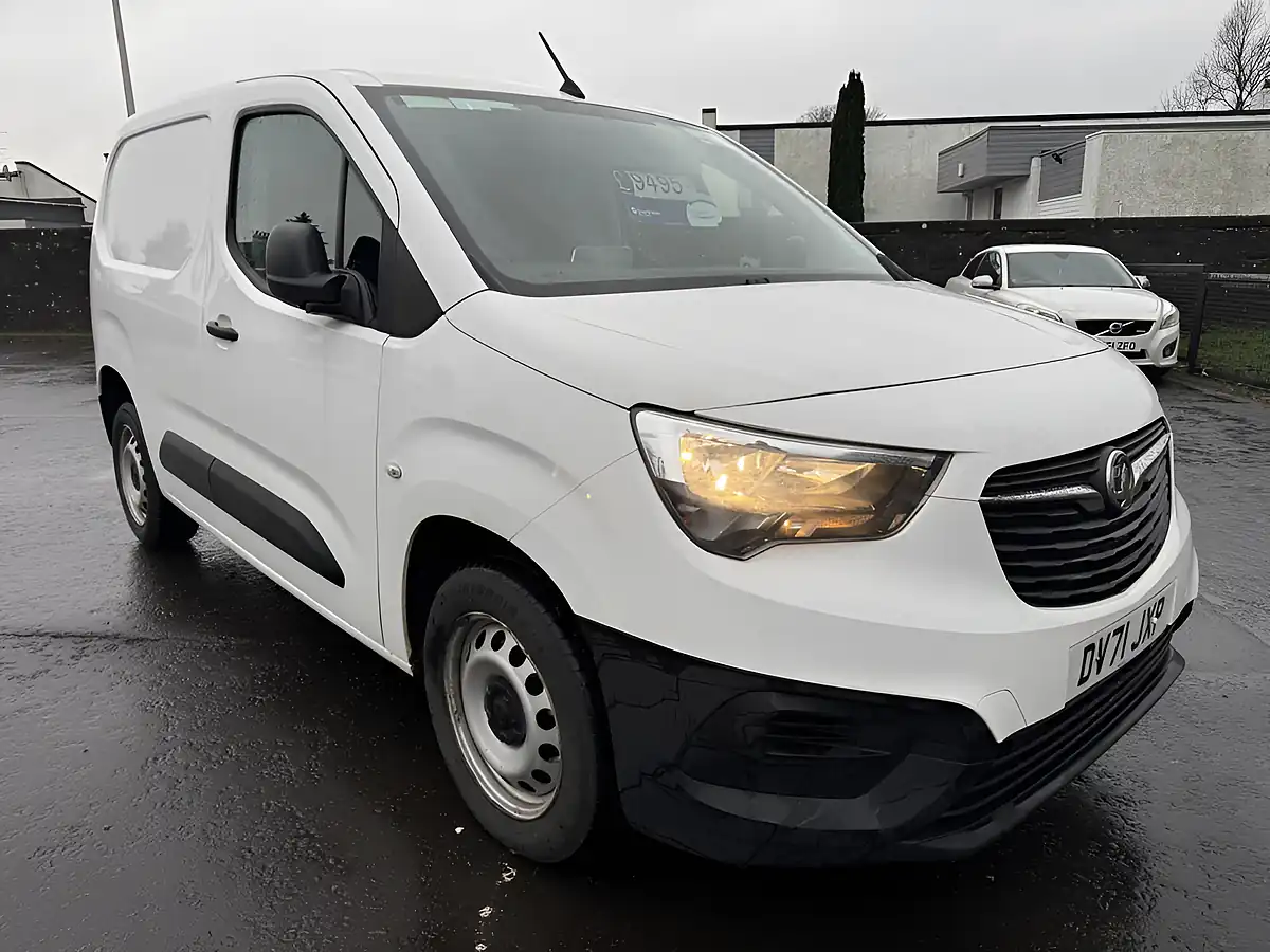 Used 2021 Vauxhall Combo Dynamic White - Front View