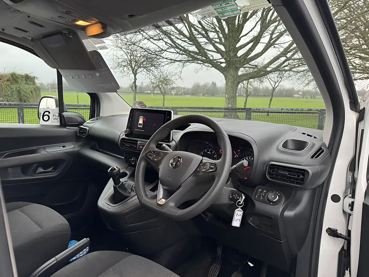 Used 2021 Vauxhall Combo Dynamic White - Interior and Exterior details 14