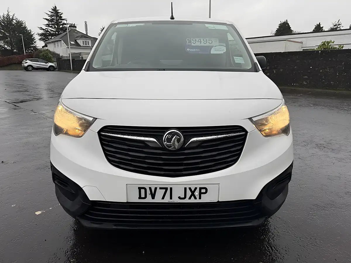 Used 2021 Vauxhall Combo Dynamic White - Interior and Exterior details 2