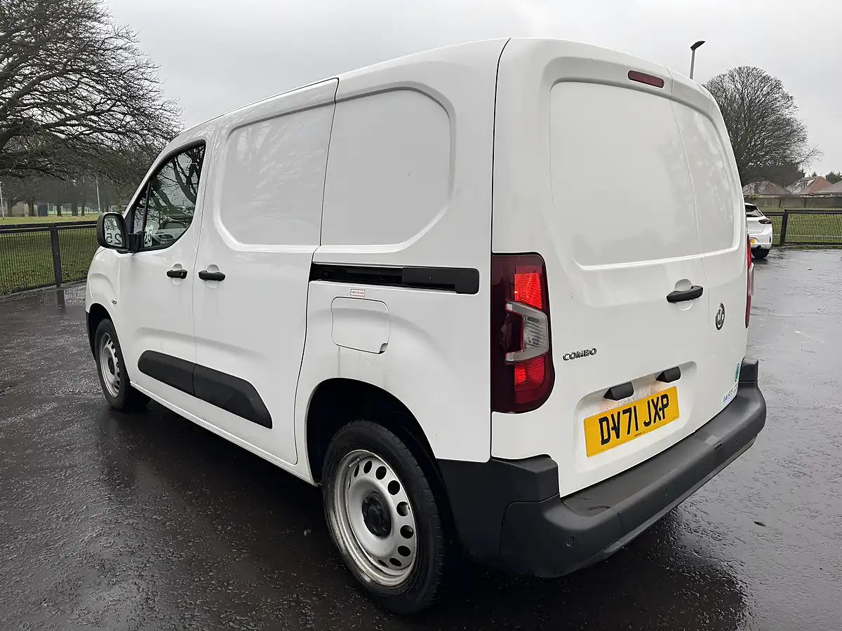 Used 2021 Vauxhall Combo Dynamic White - Interior and Exterior details 5
