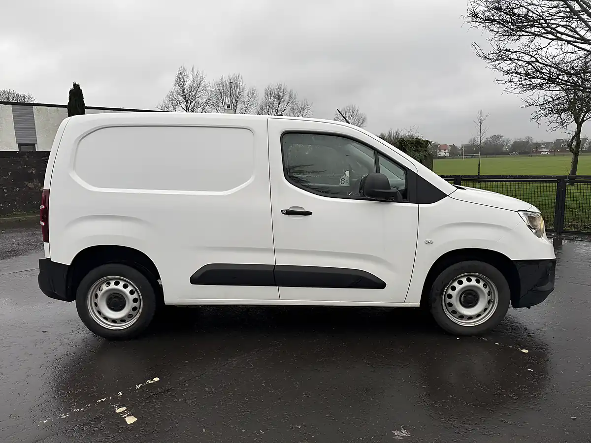 Used 2021 Vauxhall Combo Dynamic White - Interior and Exterior details 8