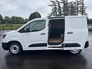 Used 2021 Vauxhall Combo Dynamic White - Interior and Exterior details 12