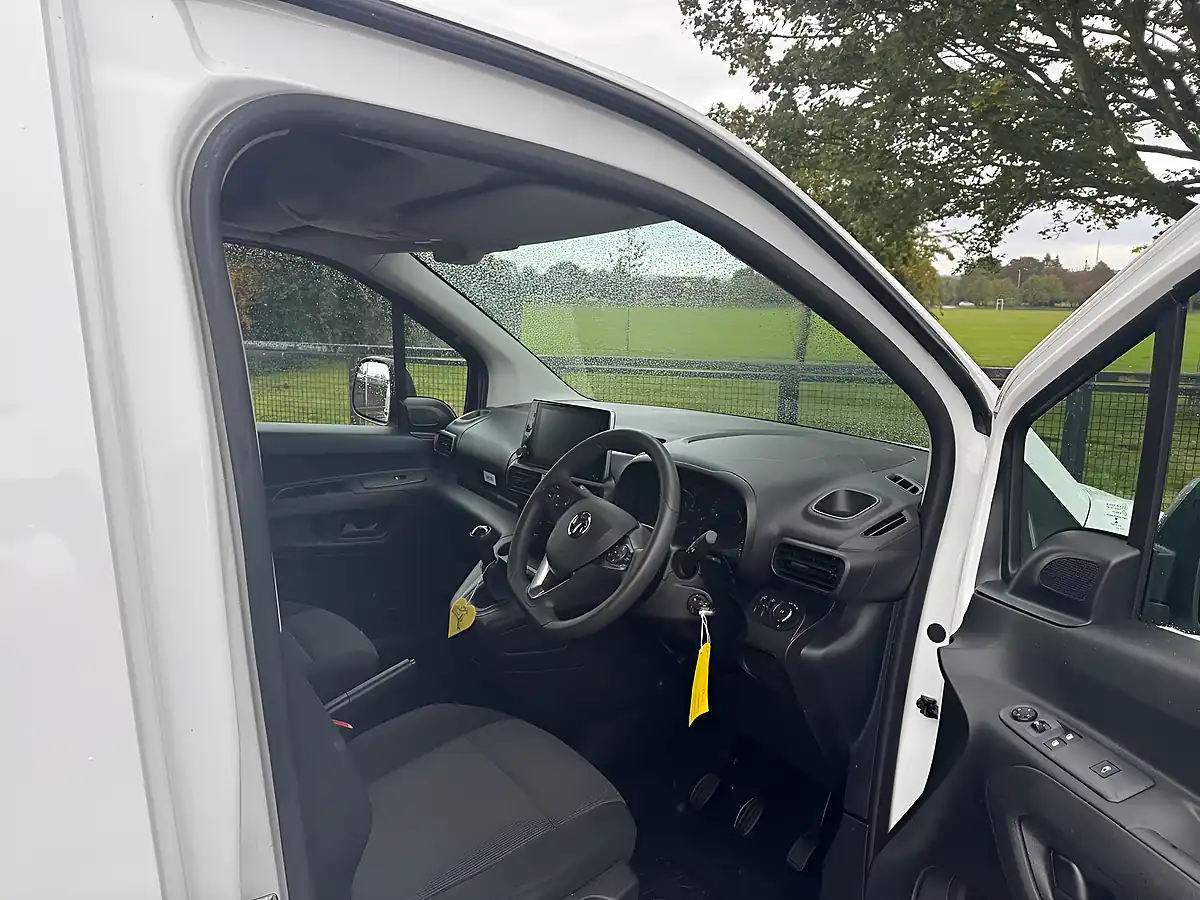 Used 2021 Vauxhall Combo Dynamic White - Interior and Exterior details 15