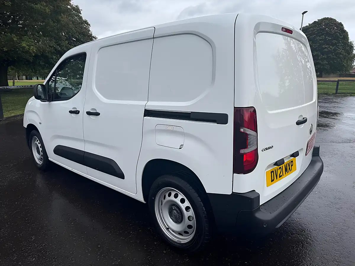 Used 2021 Vauxhall Combo Dynamic White - Interior and Exterior details 3