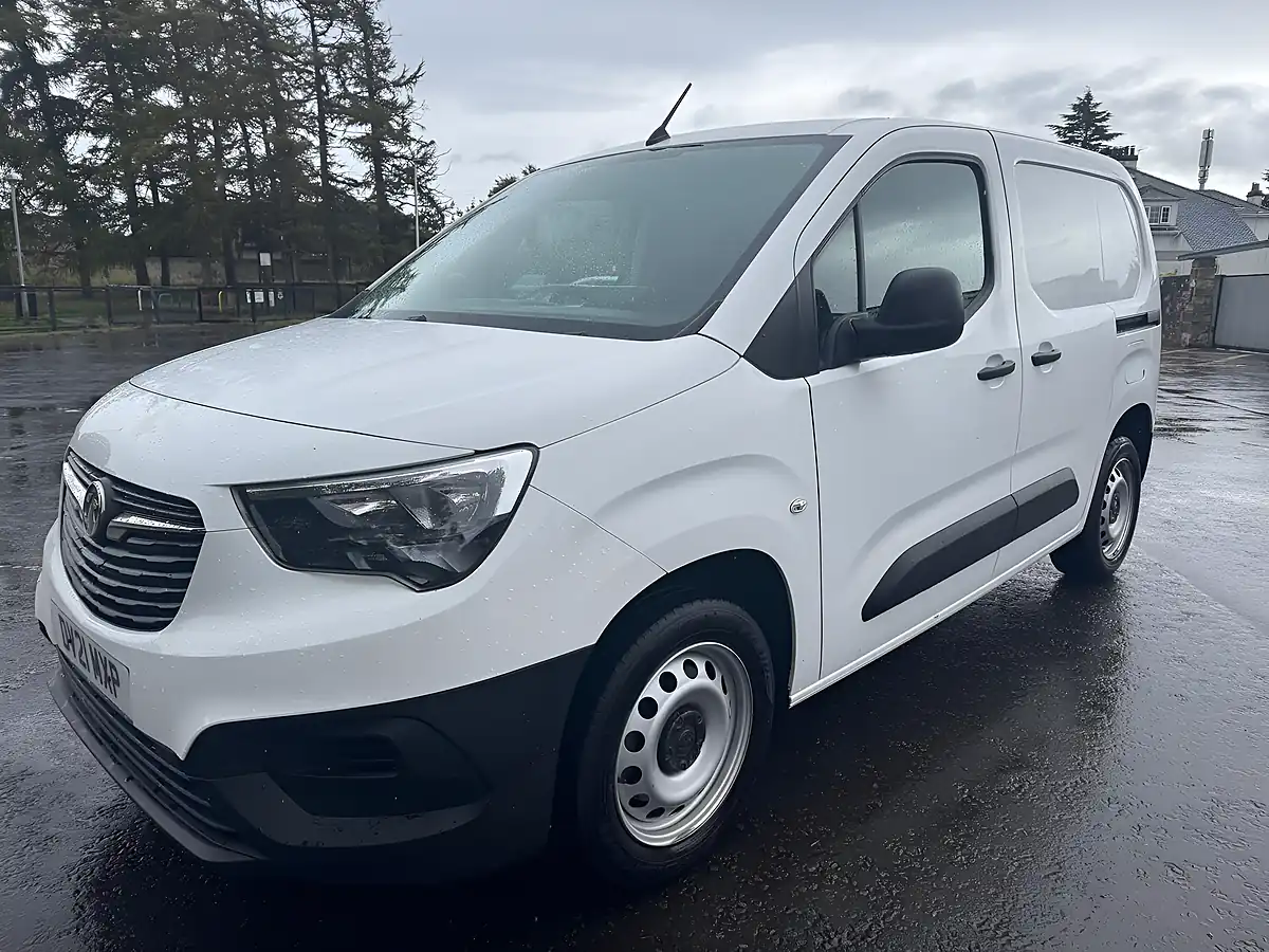 Used 2021 Vauxhall Combo Dynamic White - Interior and Exterior details 4