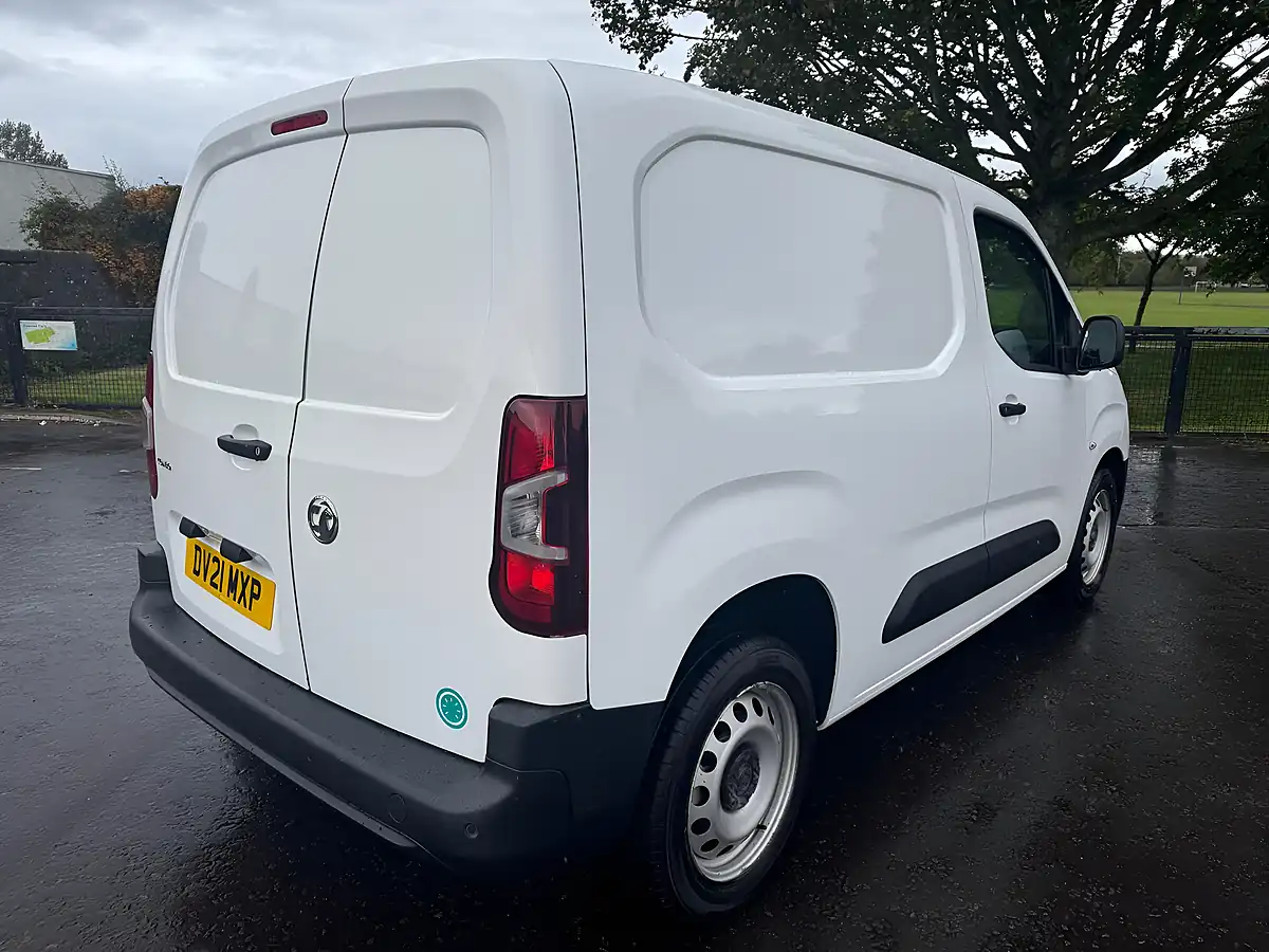 Used 2021 Vauxhall Combo Dynamic White - Interior and Exterior details 7