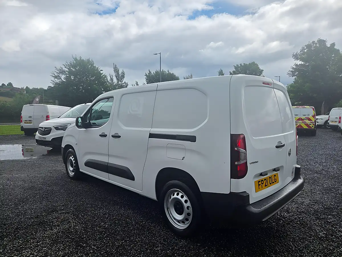 Used 2021 Vauxhall Combo Edition L2 H1 White - Interior and Exterior details 16