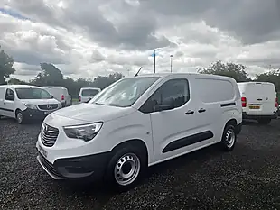 Used 2021 Vauxhall Combo Edition L2 H1 White - Interior and Exterior details 9