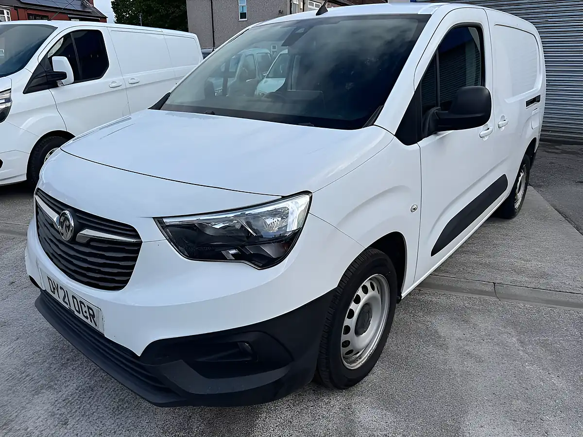 Used 2021 Vauxhall Combo Edition Pure White - Interior and Exterior details 2