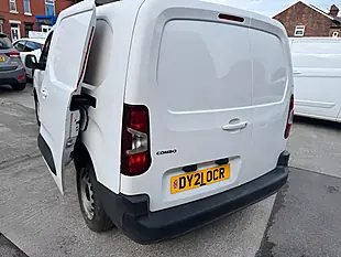Used 2021 Vauxhall Combo Edition Pure White - Interior and Exterior details 6