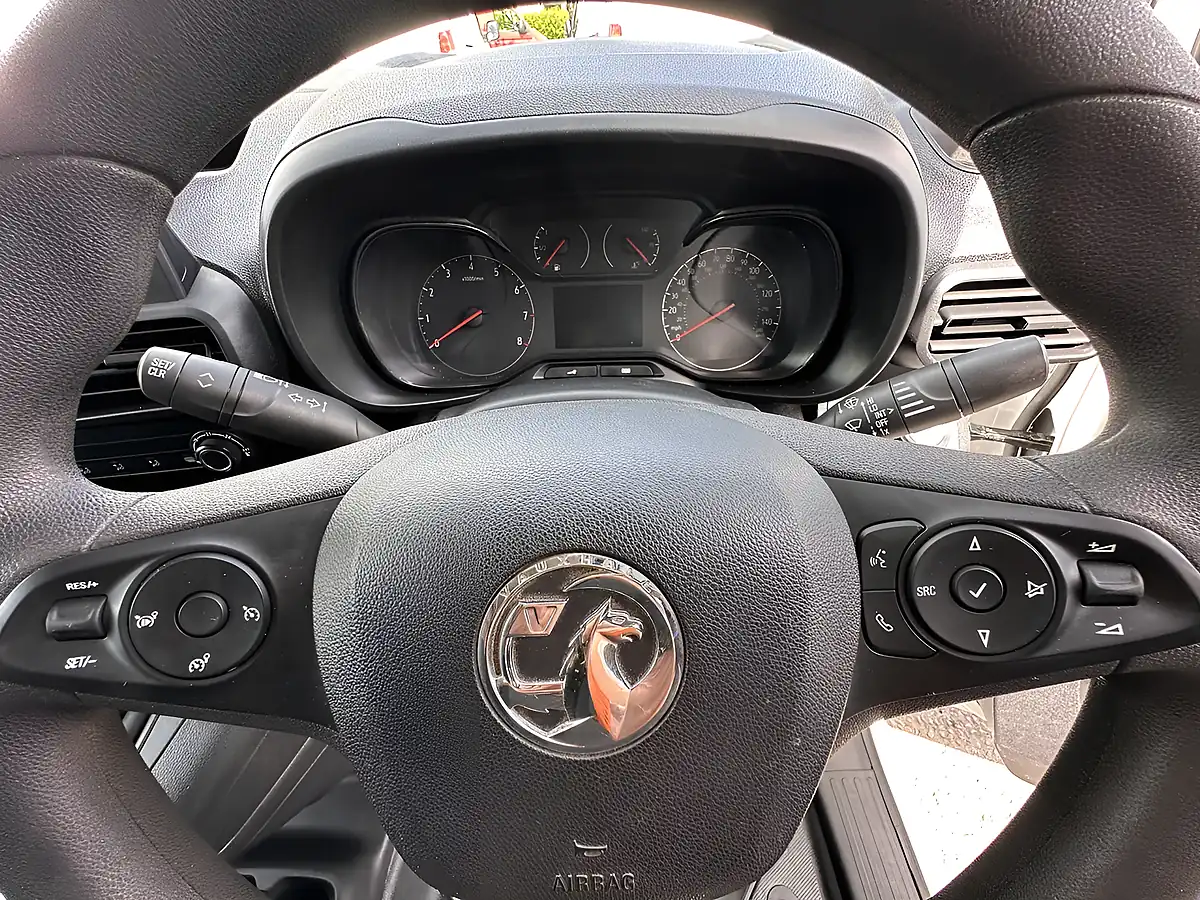 Used 2021 Vauxhall Combo Edition White - Interior and Exterior details 17