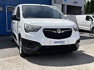 Used 2021 Vauxhall Combo Edition White - Interior and Exterior details 3