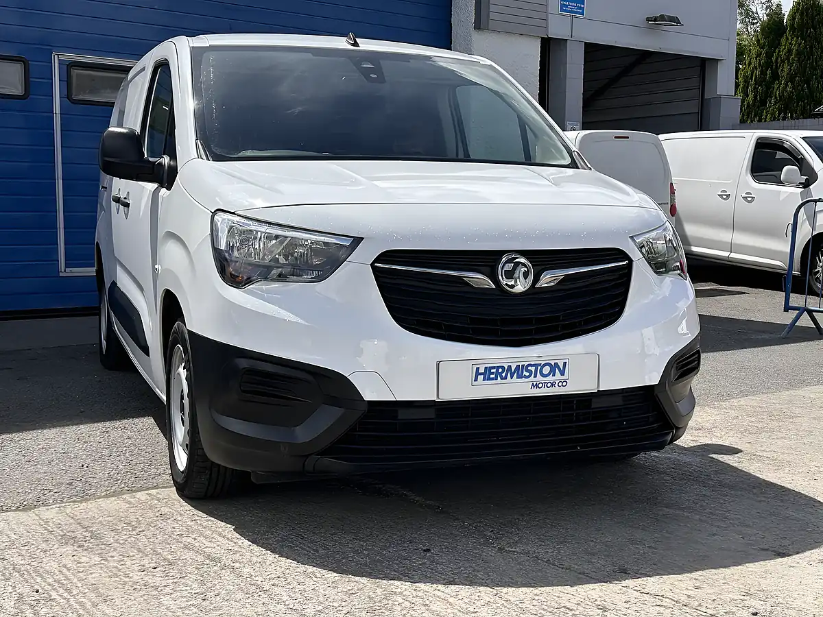 Used 2021 Vauxhall Combo Edition White - Interior and Exterior details 3