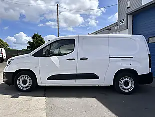 Used 2021 Vauxhall Combo Edition White - Interior and Exterior details 6