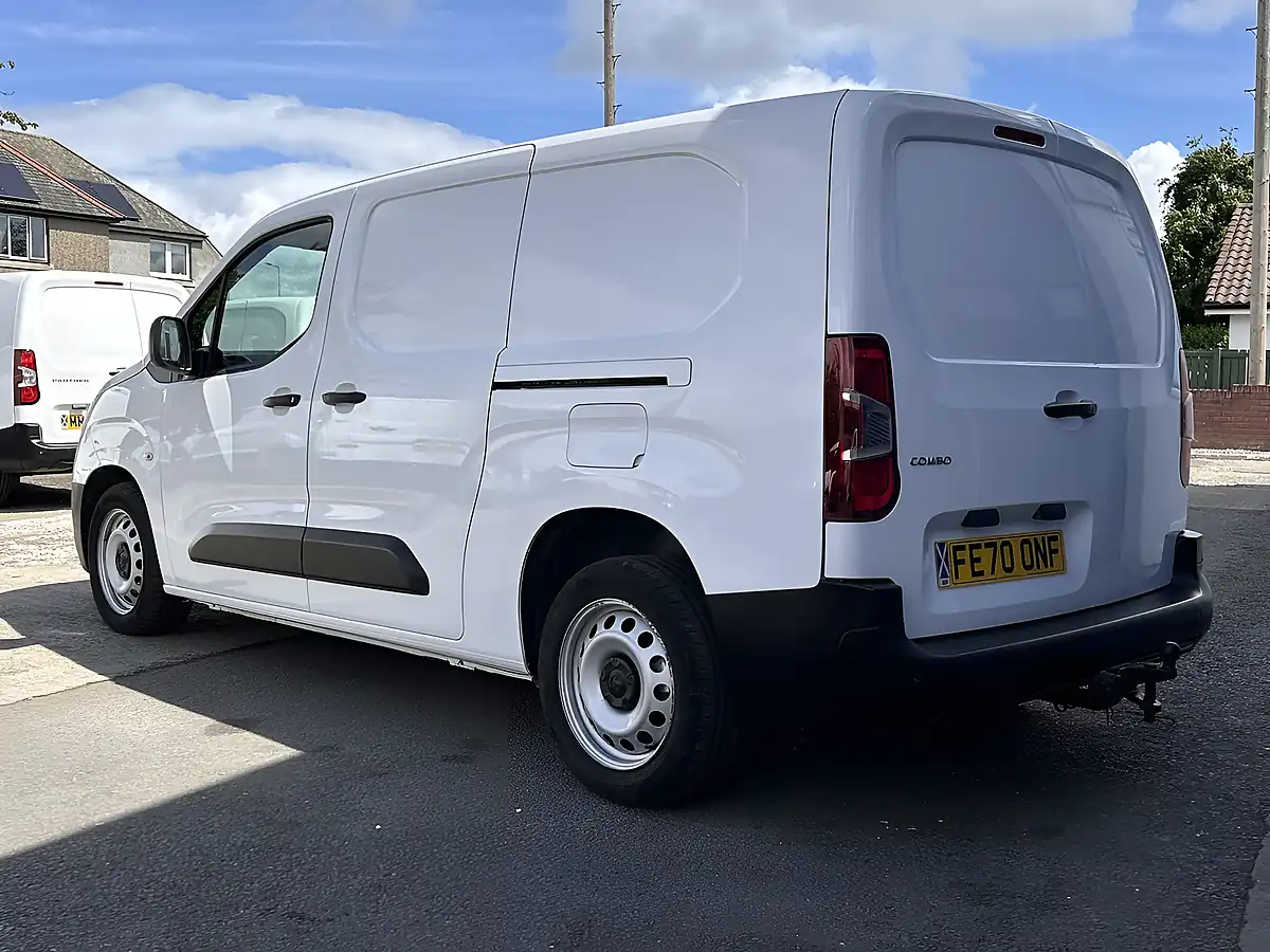 Used 2021 Vauxhall Combo Edition White - Interior and Exterior details 7
