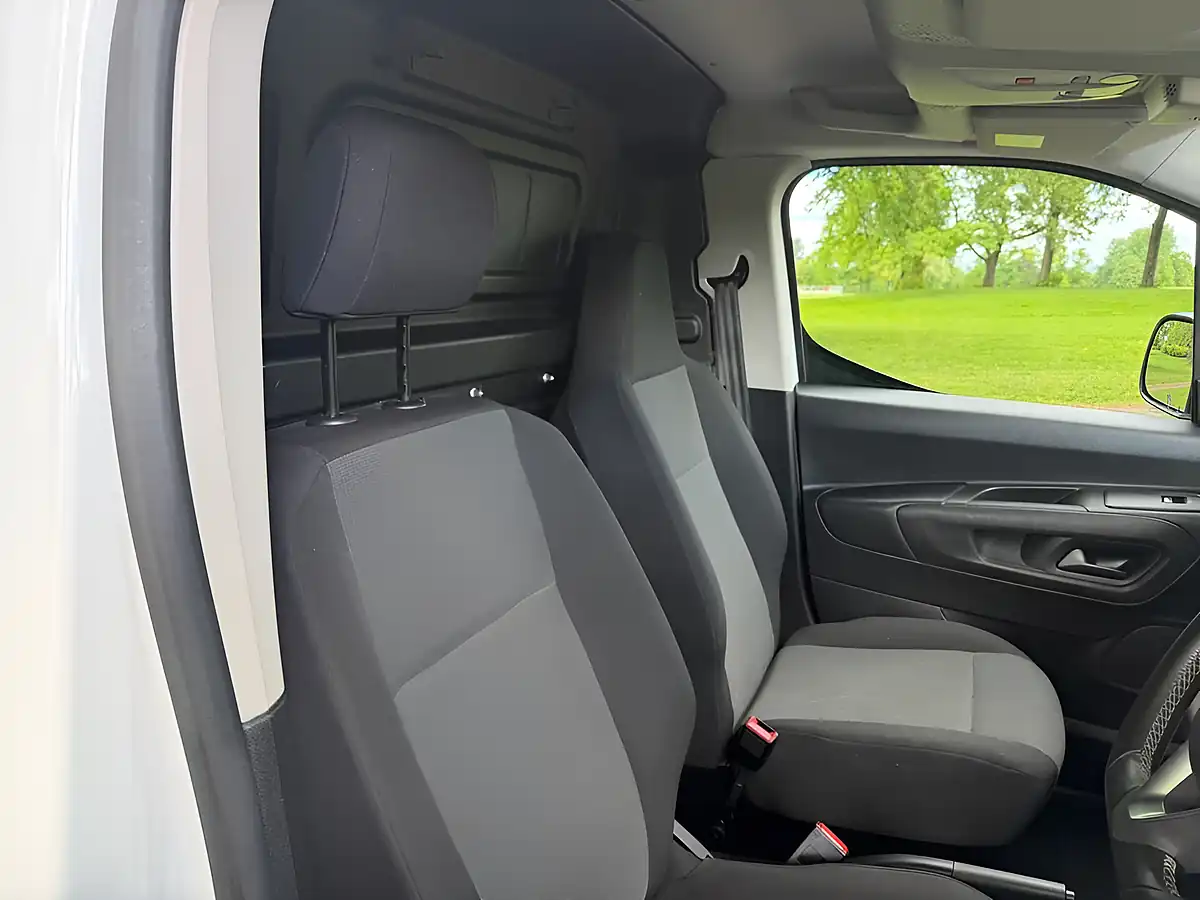 Used 2021 Vauxhall Combo Edition White - Interior and Exterior details 11