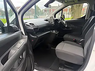 Used 2021 Vauxhall Combo Edition White - Interior and Exterior details 17