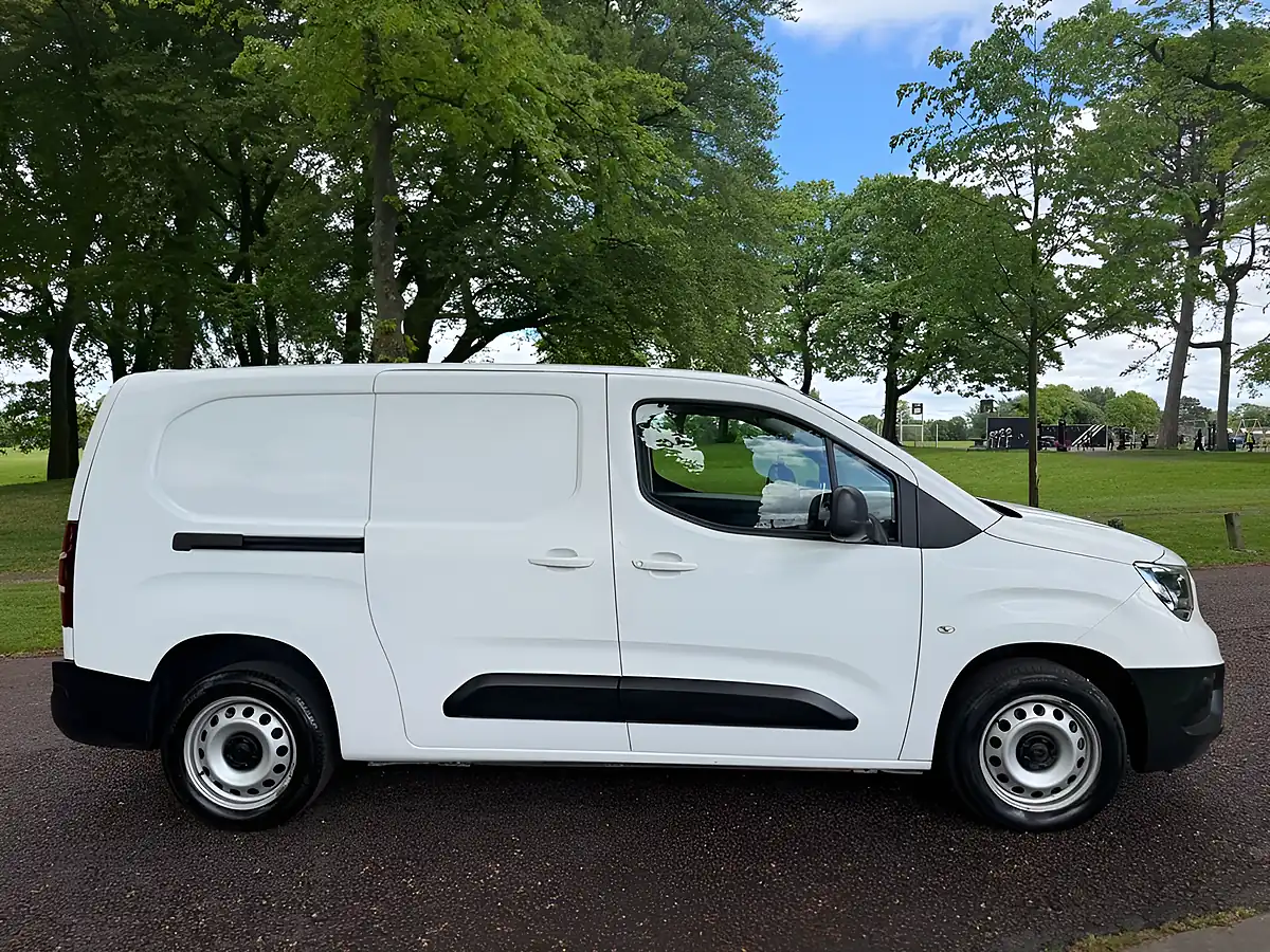 Used 2021 Vauxhall Combo Edition White - Interior and Exterior details 2