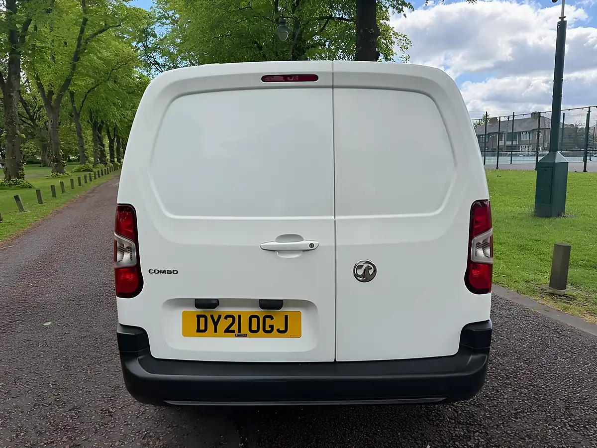 Used 2021 Vauxhall Combo Edition White - Interior and Exterior details 4
