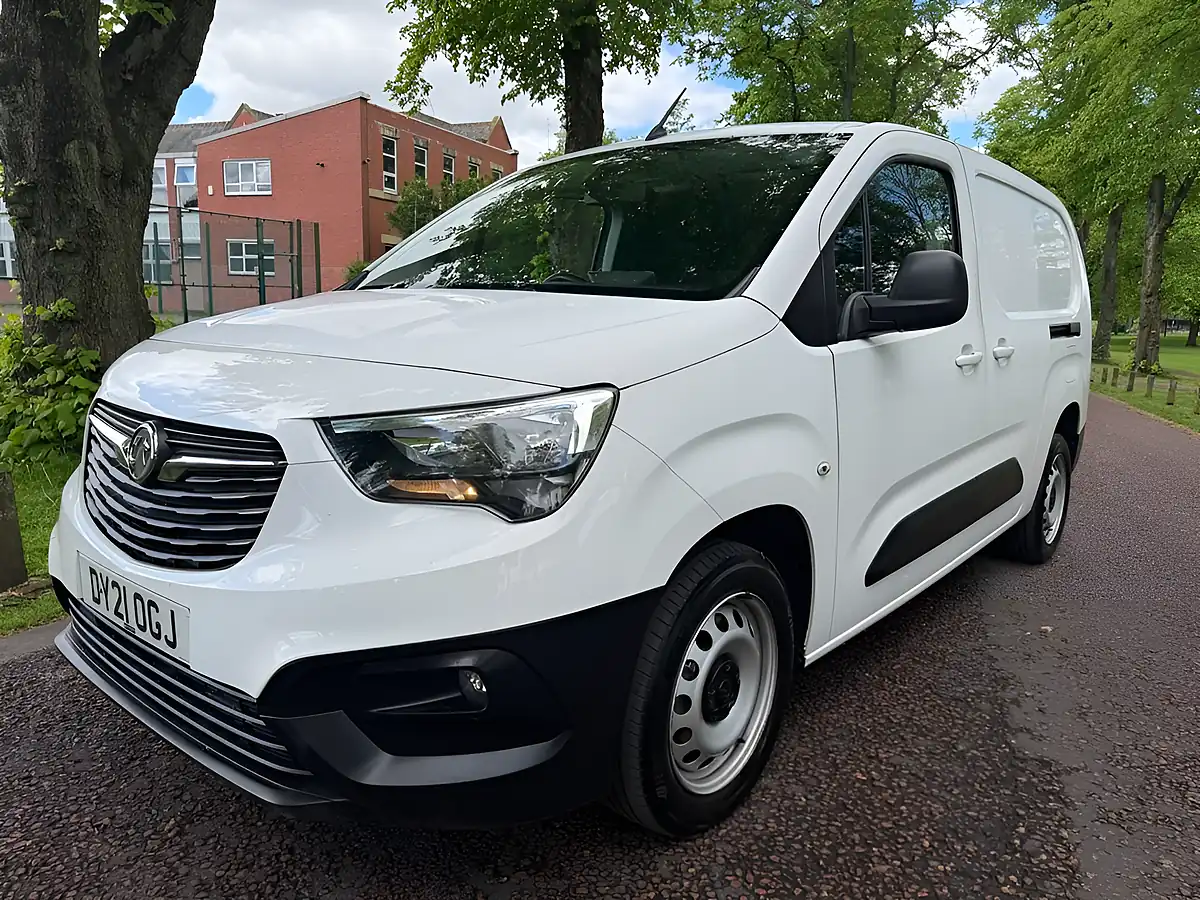Used 2021 Vauxhall Combo Edition White - Interior and Exterior details 7