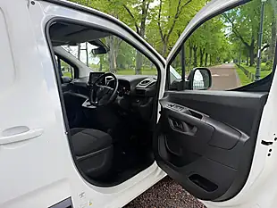 Used 2021 Vauxhall Combo Edition White - Interior and Exterior details 9
