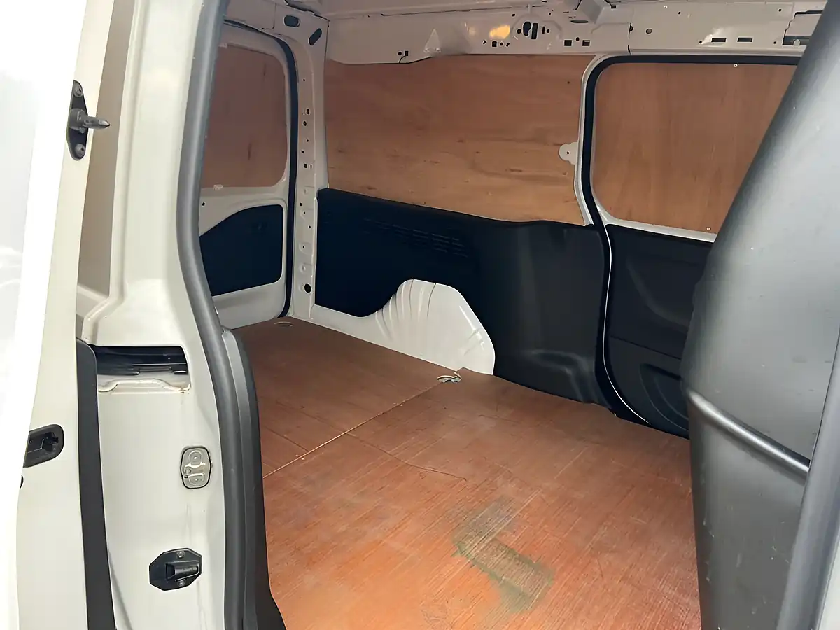 Used 2021 Vauxhall Combo Edition White - Interior and Exterior details 12