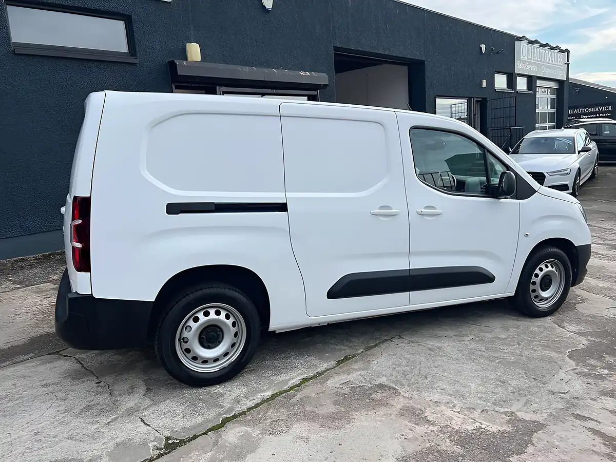 Used 2021 Vauxhall Combo Edition White - Interior and Exterior details 3