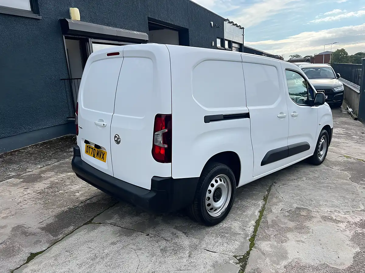 Used 2021 Vauxhall Combo Edition White - Interior and Exterior details 4