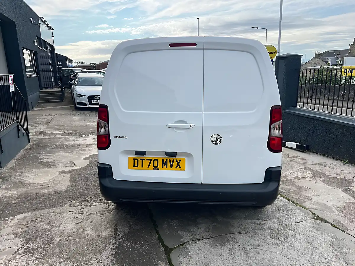 Used 2021 Vauxhall Combo Edition White - Interior and Exterior details 5