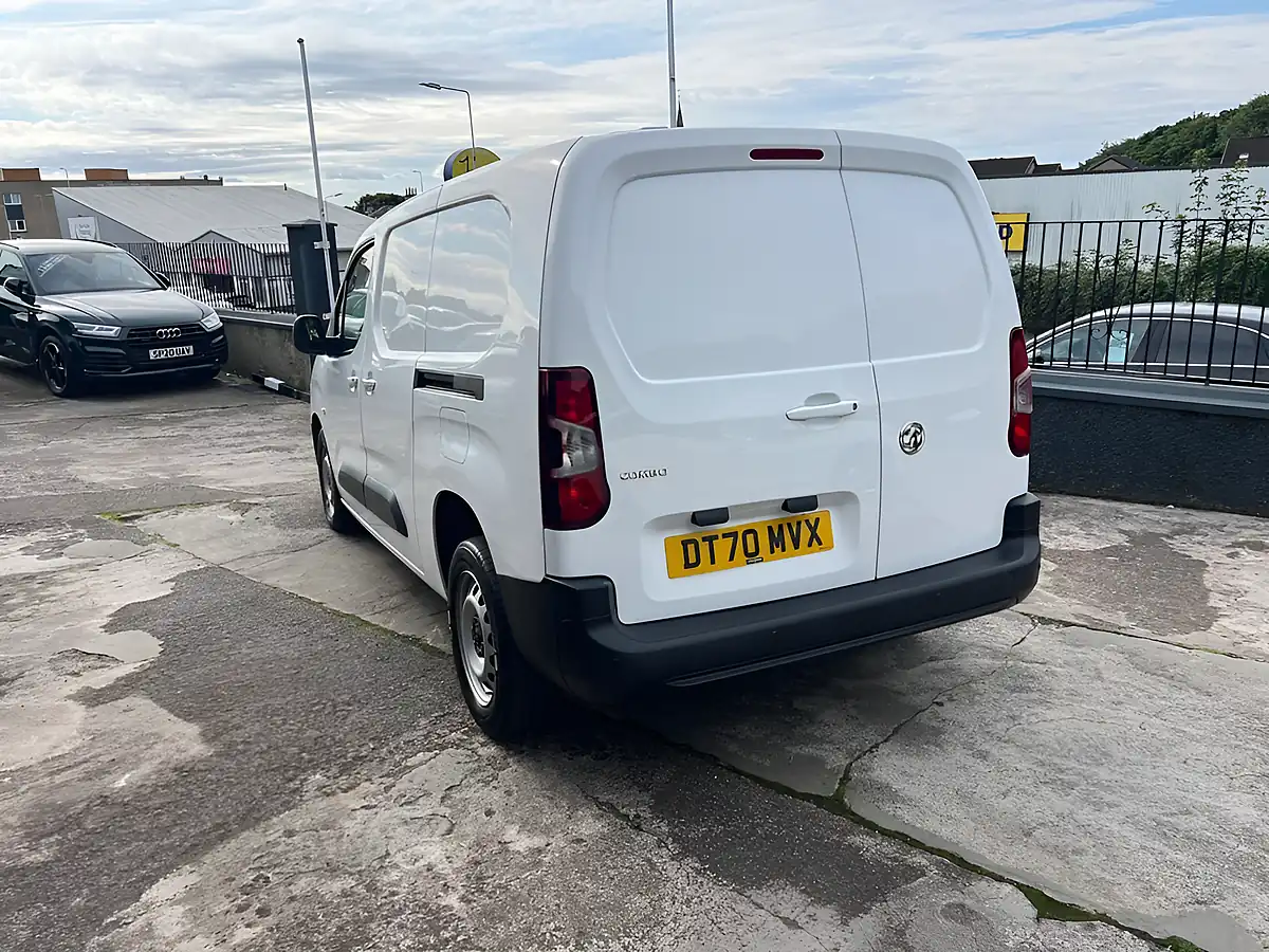 Used 2021 Vauxhall Combo Edition White - Interior and Exterior details 6