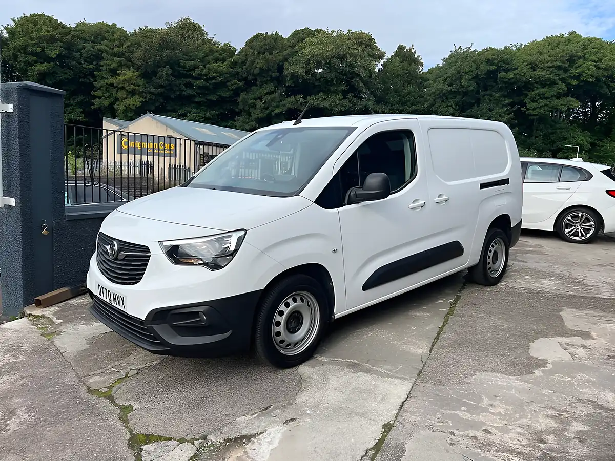 Used 2021 Vauxhall Combo Edition White - Interior and Exterior details 8