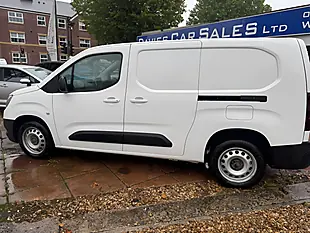 Used 2021 Vauxhall Combo Edition White - Interior and Exterior details 3