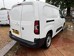 Used 2021 Vauxhall Combo Edition White - Interior and Exterior details 7