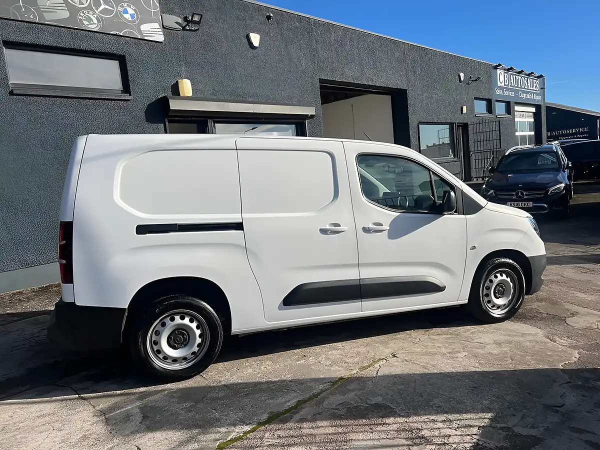 Used 2021 Vauxhall Combo Edition White - Interior and Exterior details 3