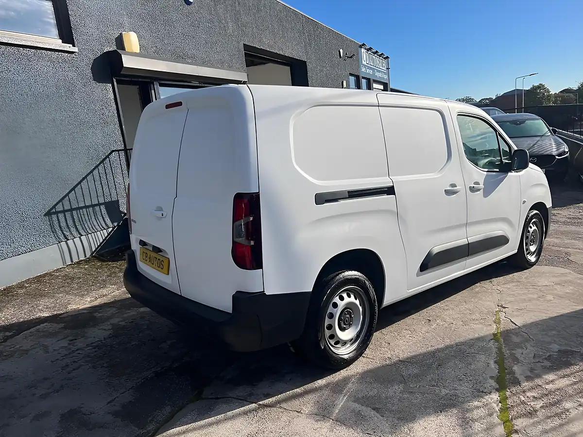 Used 2021 Vauxhall Combo Edition White - Interior and Exterior details 4