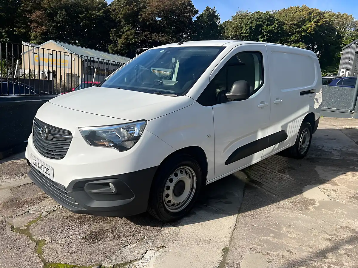 Used 2021 Vauxhall Combo Edition White - Interior and Exterior details 8