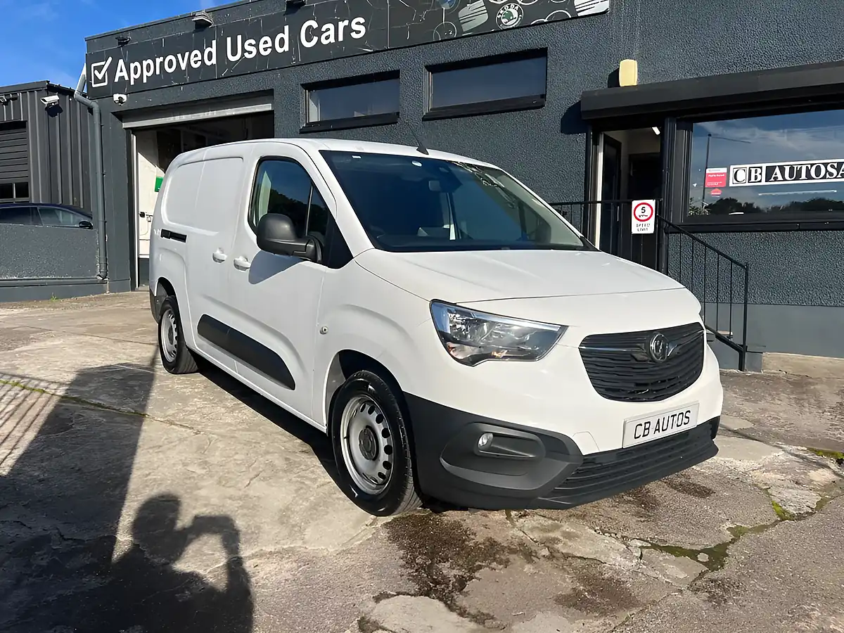 Used 2021 Vauxhall Combo Edition White - Interior and Exterior details 9