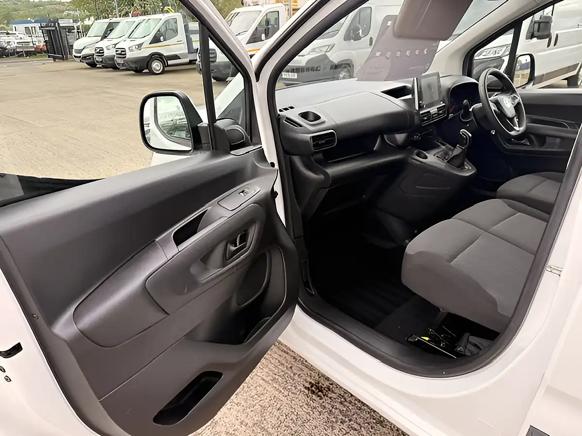 Used 2021 Vauxhall Combo L1 Swb White - Interior and Exterior details 14