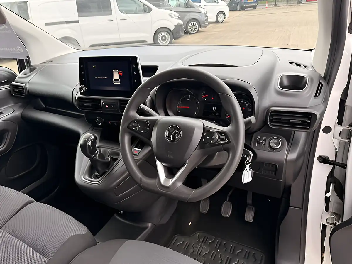 Used 2021 Vauxhall Combo L1 Swb White - Interior and Exterior details 17