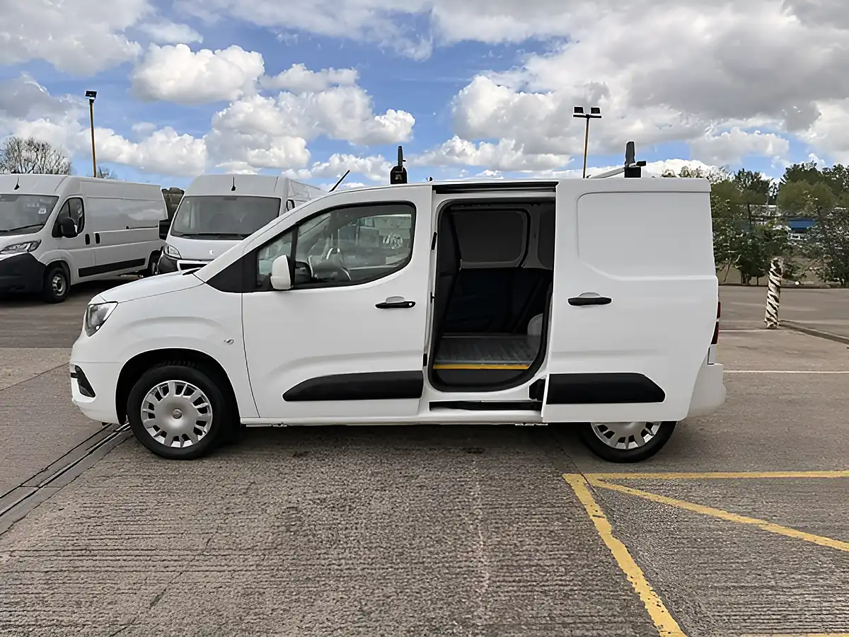 Used 2021 Vauxhall Combo L1 Swb White - Interior and Exterior details 9