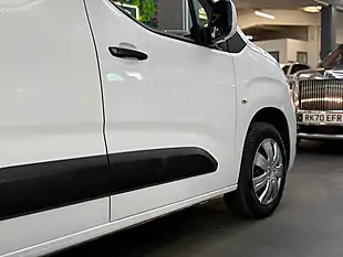 Used 2021 Vauxhall Combo L1H1 Sportive S/S White - Interior and Exterior details 16