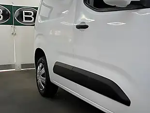Used 2021 Vauxhall Combo L1H1 Sportive S/S White - Interior and Exterior details 17