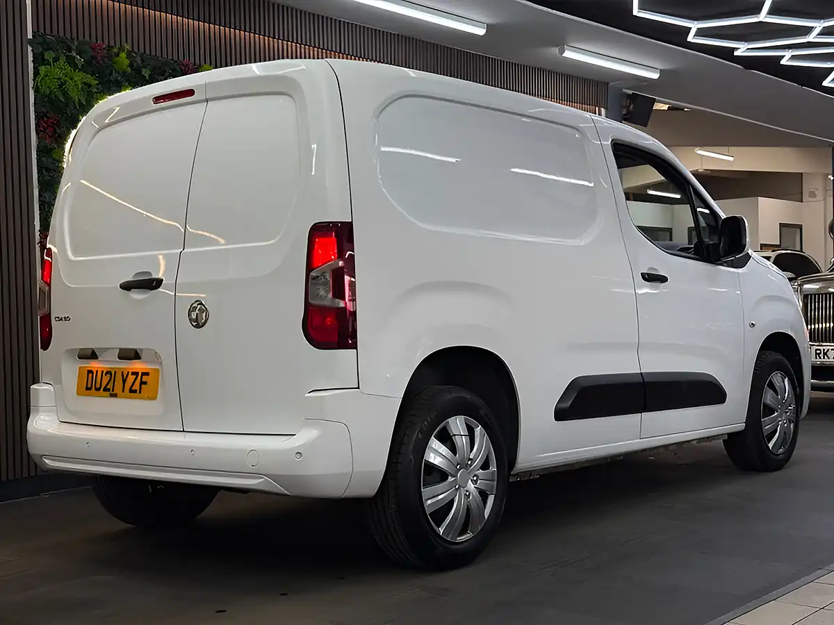 Used 2021 Vauxhall Combo L1H1 Sportive S/S White - Interior and Exterior details 18
