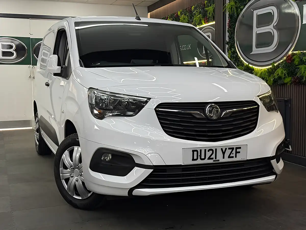 Used 2021 Vauxhall Combo L1H1 Sportive S/S White - Interior and Exterior details 3