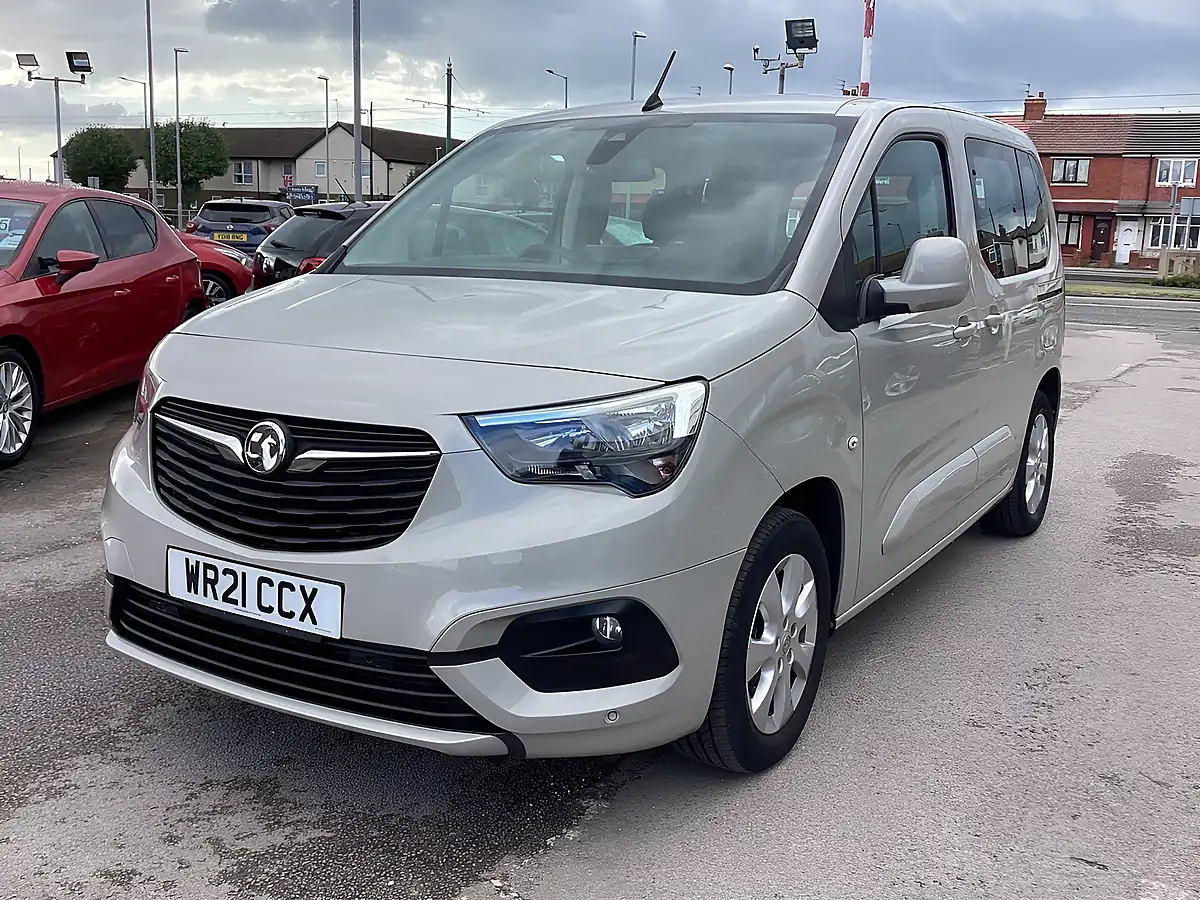 Used 2021 Vauxhall Combo Life Energy Grey - Interior and Exterior details 2