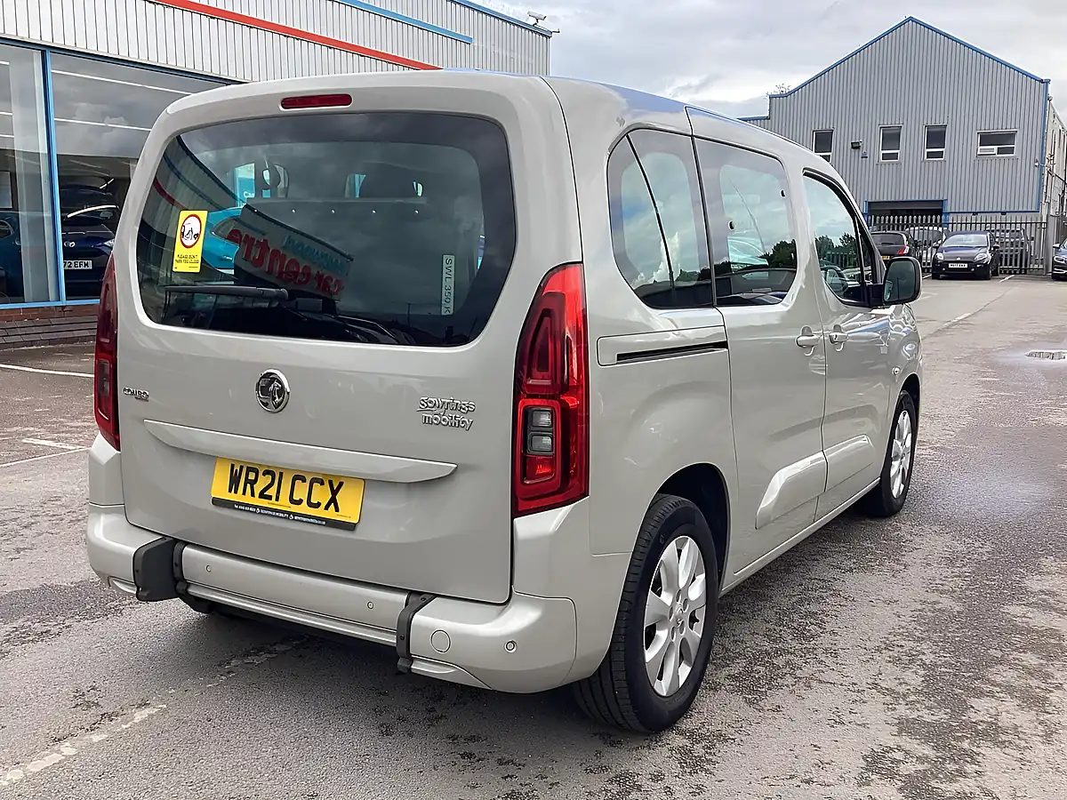 Used 2021 Vauxhall Combo Life Energy Grey - Interior and Exterior details 5