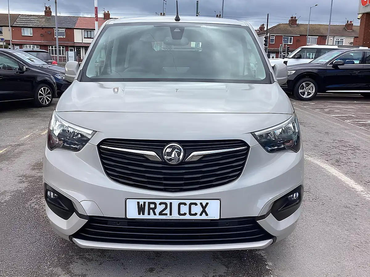 Used 2021 Vauxhall Combo Life Energy Grey - Interior and Exterior details 9