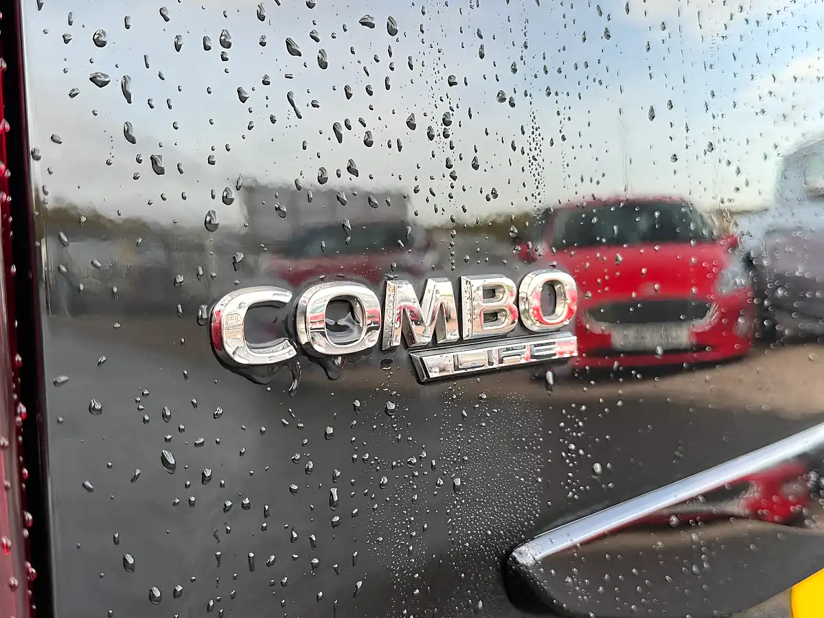 Used 2021 Vauxhall Combo Life Se Black Pearl - Interior and Exterior details 10