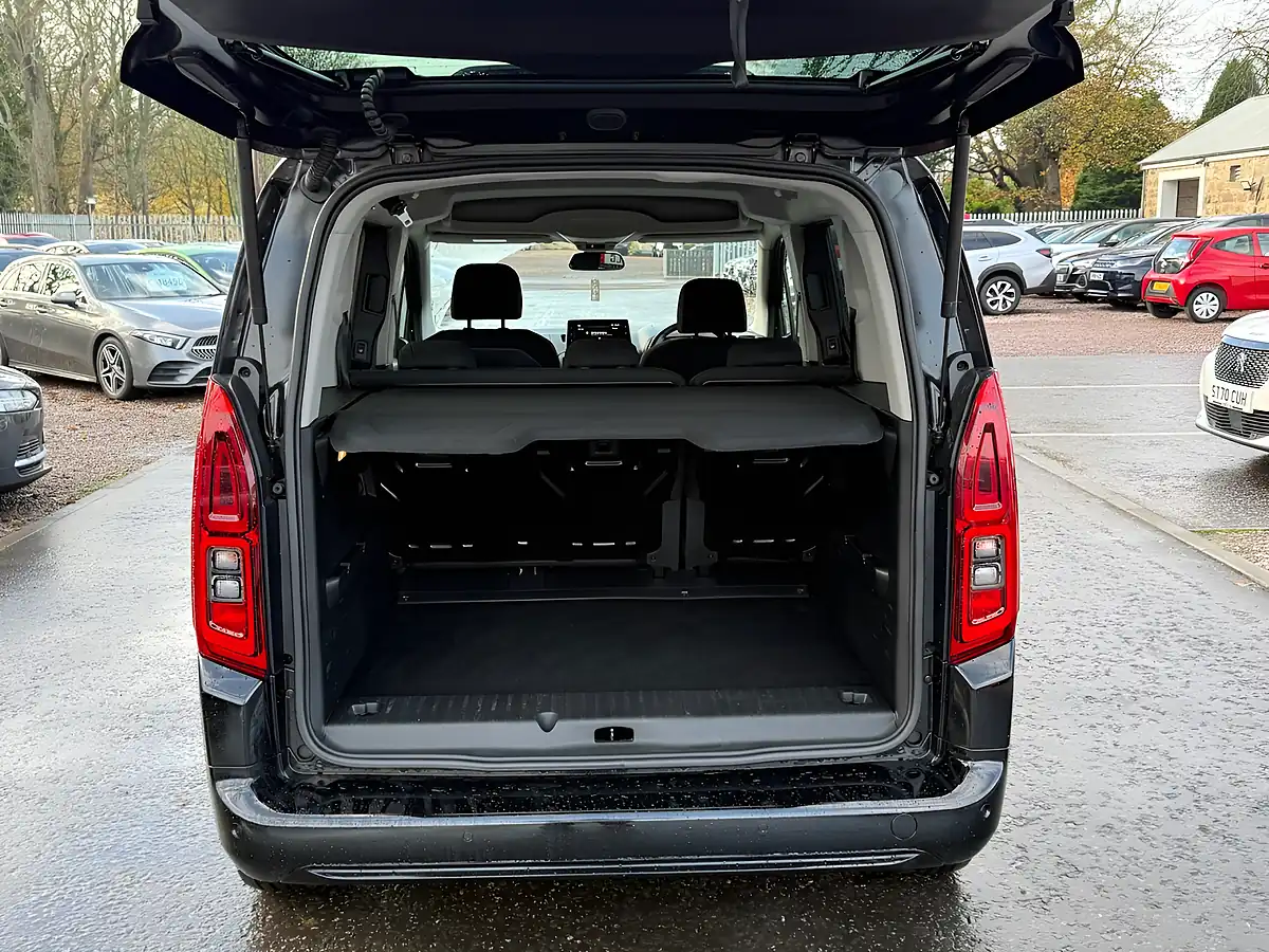 Used 2021 Vauxhall Combo Life Se Black Pearl - Interior and Exterior details 12