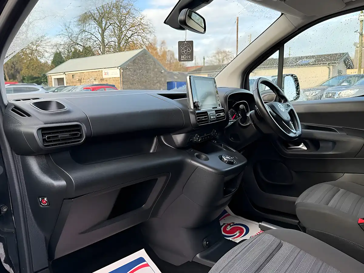 Used 2021 Vauxhall Combo Life Se Black Pearl - Interior and Exterior details 14